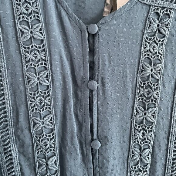 Tracy Evans Limited Wmn XS Blue Embroidered Tie/Button Front L/Sleeve Blouse NWT - Picture 6 of 12